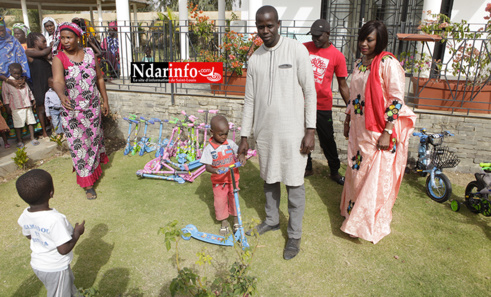 SOCIAL : Sokhna Ndiaye FAYE gâte les enfants de BANGO (Vidéo & Photos)