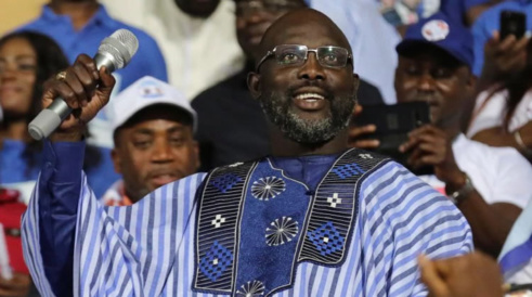 Liberia : l’ex-footballeur George Weah remporte largement le second tour de la présidentielle Liberia : l’ex-footballeur George Weah remporte largement le second tour de la présidentielle