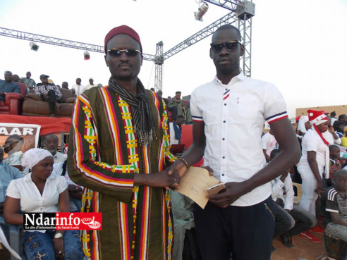 FINALE DE LA ZONE 13 : le parrain Pape DIEYE, mécène de la jeunesse (vidéo) FINALE DE LA ZONE 13 : le parrain Pape DIEYE, mécène de la jeunesse (vidéo)