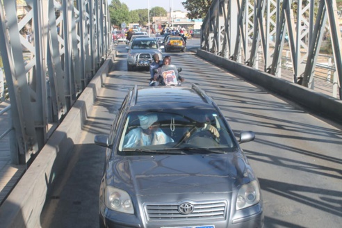 Saint-Louis : Accueil populaire pour le Khalif général des Khadres ( photos) Saint-Louis : Accueil populaire pour le Khalif général des Khadres ( photos)