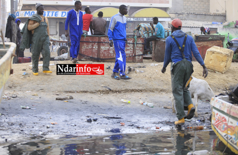 Visite d’Emmanuel MACRON à Saint-Louis : À GUET-NDAR, la grosse bourde de la Commune (photos) Visite d’Emmanuel MACRON à Saint-Louis : À GUET-NDAR, la grosse bourde de la Commune (photos)