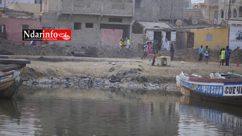 Visite d’Emmanuel MACRON à Saint-Louis : À GUET-NDAR, la grosse bourde de la Commune (photos) Visite d’Emmanuel MACRON à Saint-Louis : À GUET-NDAR, la grosse bourde de la Commune (photos)