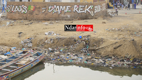 Visite d’Emmanuel MACRON à Saint-Louis : À GUET-NDAR, la grosse bourde de la Commune (photos) Visite d’Emmanuel MACRON à Saint-Louis : À GUET-NDAR, la grosse bourde de la Commune (photos)