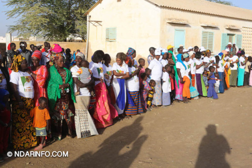 Remise d’une ambulance médicalisée : À DIAWAR, Faly SECK ouvre « l’année sociale » du président Macky SALL  (Vidéo & Photos)