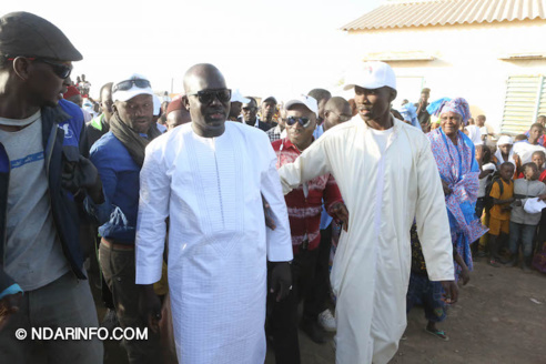 Remise d’une ambulance médicalisée : À DIAWAR, Faly SECK ouvre « l’année sociale » du président Macky SALL  (Vidéo & Photos)