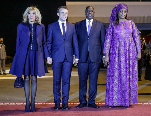 Les images de l'arrivée d'Emmanuel MACRON à Dakar ( photos )