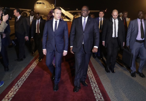 Les images de l'arrivée d'Emmanuel MACRON à Dakar ( photos )