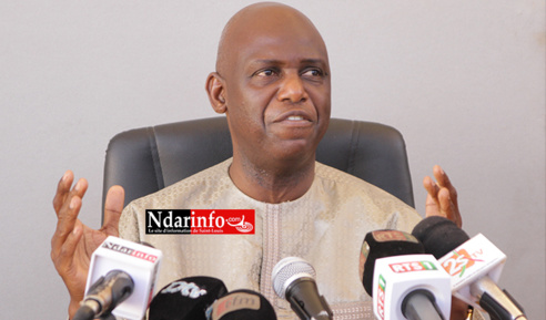 Mansour FAYE : « Je suis le responsable de l’APR. Quiconque arrive restera derrière moi (…) Je ne déchirerai pas de tee-shirts » (vidéo) Mansour FAYE : « Je suis le responsable de l’APR. Quiconque arrive restera derrière moi (…) Je ne déchirerai pas de tee-shirts » (vidéo)