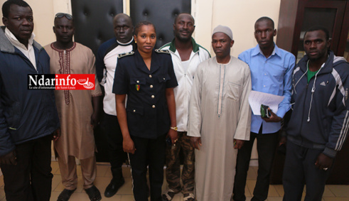 GUET-NDAR : Après les échauffourées, les manifestants expriment leur reconnaissance aux forces de sécurités ( vidéo ) GUET-NDAR : Après les échauffourées, les manifestants expriment leur reconnaissance aux forces de sécurités ( vidéo )