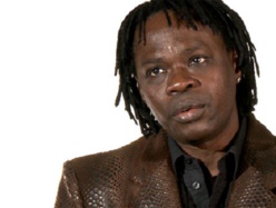 Oxfam : Baba Maal démissionne