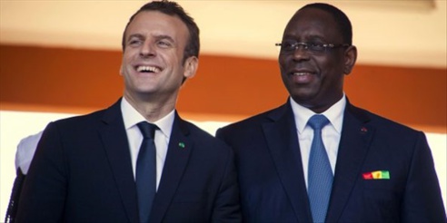 Macky achète à la France 50 000 lampadaires solaires à 1 million l'unité Macky achète à la France 50 000 lampadaires solaires à 1 million l'unité