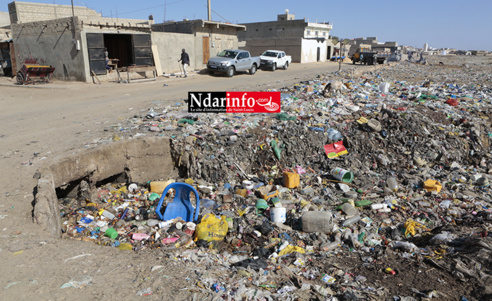 Des fosses septiques branchées sur le réseau d’évacuation d’eaux pluviales : La cause des refoulements à Pikine ( vidéo ) Des fosses septiques branchées sur le réseau d’évacuation d’eaux pluviales : La cause des refoulements à Pikine ( vidéo )