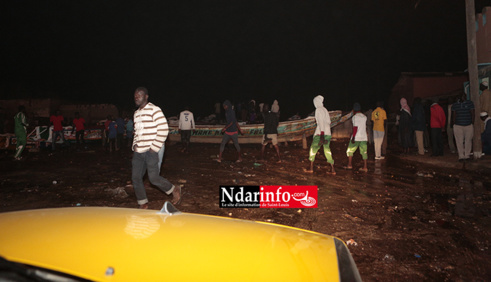 DIRECT - HOULE DANGEREUSE : Une situation critique sur la Langue de Barbarie. Regardez ! DIRECT - HOULE DANGEREUSE : Une situation critique sur la Langue de Barbarie. Regardez !