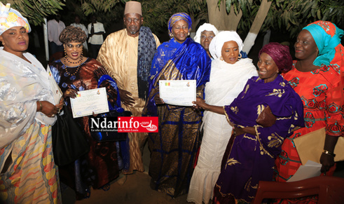 Entrepreneuriat féminin : À BANGO, l’AFSDN honore ses pionnières (vidéo) Entrepreneuriat féminin : À BANGO, l’AFSDN honore ses pionnières (vidéo)