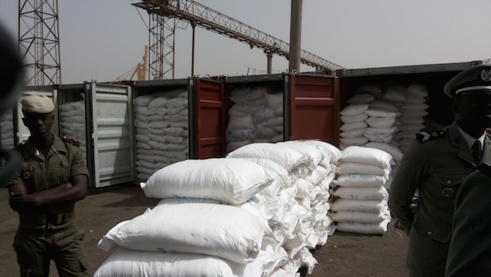 Importation frauduleuse de sucre : Un quidam détenant une fausse DIPA et deux de ses complices arrêtés Importation frauduleuse de sucre : Un quidam détenant une fausse DIPA et deux de ses complices arrêtés