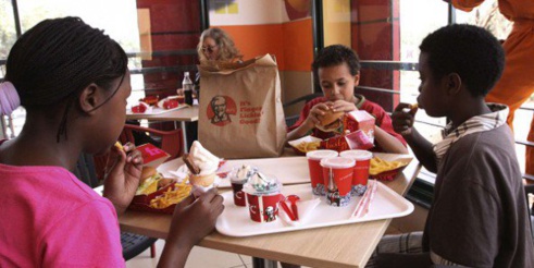 Fast-food : après la Tunisie et la Côte d’Ivoire, KFC débarque au Sénégal Fast-food : après la Tunisie et la Côte d’Ivoire, KFC débarque au Sénégal