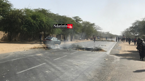 UGB : Affrontements entre étudiants et forces de l’ordre, ce matin ( photos ) UGB : Affrontements entre étudiants et forces de l’ordre, ce matin ( photos )