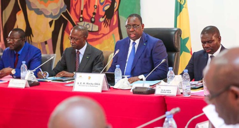 Le communiqué du Conseil des ministres et les Nominations de ce 16 mai 2018 Le communiqué du Conseil des ministres et les Nominations de ce 16 mai 2018