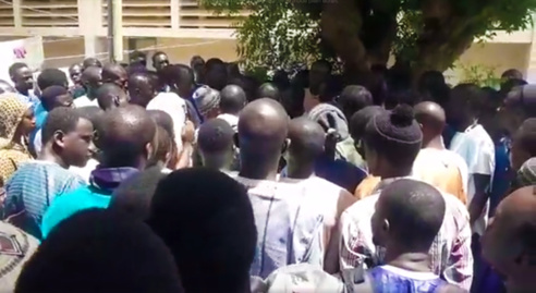 Levée du corps de Fallou Sène : Forte émotion à Diourbel. Les Sanarois fortement mobilisés (vidéo) Levée du corps de Fallou Sène : Forte émotion à Diourbel. Les Sanarois fortement mobilisés (vidéo)