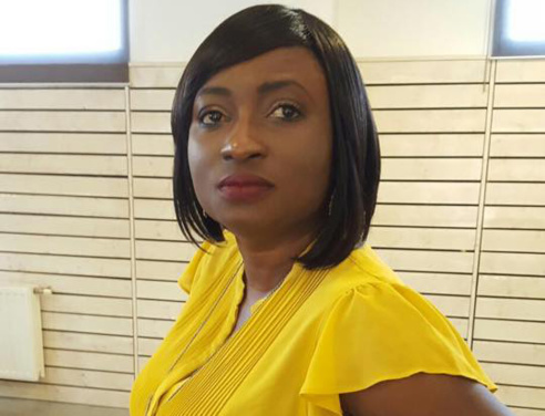 Adama KANTE, militante de l'APR établie en France Adama KANTE, militante de l'APR établie en France