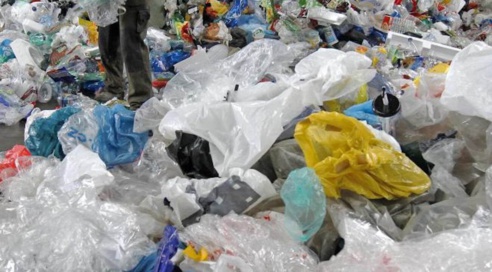 Déchets Plastiques - 5 millions de sachets plastiques utilisés chaque jour par les ménages sénégalais Déchets Plastiques - 5 millions de sachets plastiques utilisés chaque jour par les ménages sénégalais