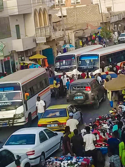 Dernière minute : choc entre deux bus Tata sur l’avenue Général De Gaulle