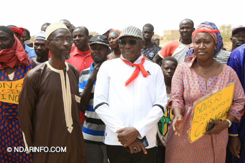 Marche d’indignation des victimes de l’usine chinoise de Mbambara ( vidéo-Photos ) Marche d’indignation des victimes de l’usine chinoise de Mbambara ( vidéo-Photos )