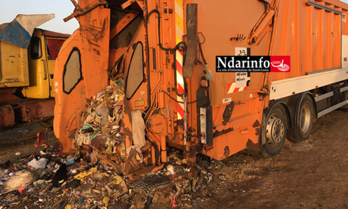 Saint-Louis : les ordures pullulent et les mouches … Saint-Louis : les ordures pullulent et les mouches …