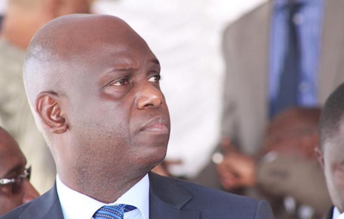 "Si Mansour FAYE n’était pas le Goro de Macky SALL, il ne distribuerait pas de billets … ", crie Aida FALL