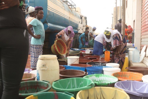 Pénurie d’eau, d’essence, chômage endémique… Quand Macky joue avec le feu