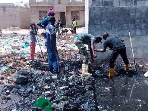 INONDATIONS : Cité Niakh dans la tourmente (photos) INONDATIONS : Cité Niakh dans la tourmente (photos)