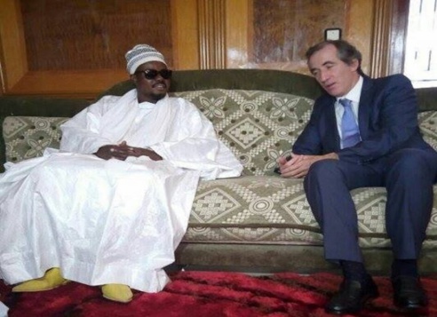 Escroquerie au visa : Christophe Bigot rend visite à Serigne Bass Abdou Khadre Escroquerie au visa : Christophe Bigot rend visite à Serigne Bass Abdou Khadre
