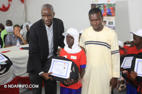 Journée de l’excellence 2018 : les GDS gâtent les meilleurs élèves de sa zone (vidéo) Journée de l’excellence 2018 : les GDS gâtent les meilleurs élèves de sa zone (vidéo)