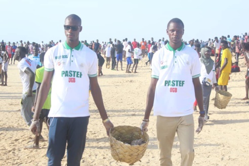 " SAMM SUNUY TEFESS " : la Jeunesse Patriotique du Sénégal (JPS) nettoie la plage de l'hydrobase (Photos)