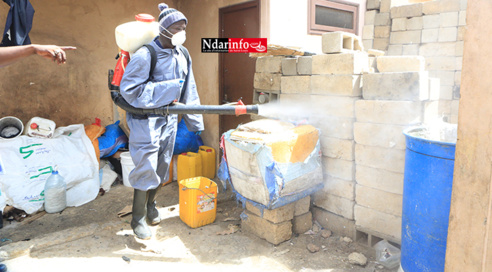 KHAR YALLA : le service d’hygiène désinfecte les lieux KHAR YALLA : le service d’hygiène désinfecte les lieux