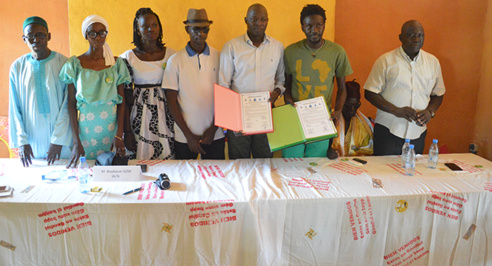 EDUCATION CITOYENNE A GANDIOL : 30 ambassadeurs scolaires de la citoyenneté formés par des étudiants de l’UGB EDUCATION CITOYENNE A GANDIOL : 30 ambassadeurs scolaires de la citoyenneté formés par des étudiants de l’UGB