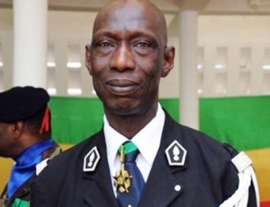 Incursion chez la Maman de SONKO: « des choses non conformes au droit se remettent en place ». Par le Colonel Abdoulaye Aziz NDAO Incursion chez la Maman de SONKO: « des choses non conformes au droit se remettent en place ». Par le Colonel Abdoulaye Aziz NDAO