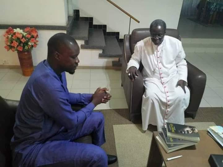 Ousmane Sonko chez Monseigneur Benjamin Ndiaye pour...