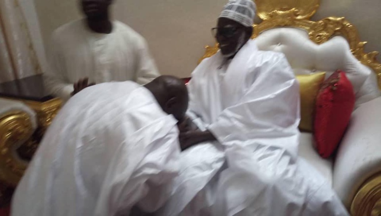 PHOTOS - Le président Idrissa SECK reçu ce matin à Touba par le Khalife Général des Mourides Serigne Mountakha MBACKÉ PHOTOS - Le président Idrissa SECK reçu ce matin à Touba par le Khalife Général des Mourides Serigne Mountakha MBACKÉ
