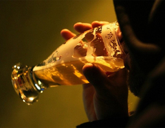 SANTE: L'ALCOOL TUE PLUS QUE LE SIDA, LA TUBERCULOSE OU LA VIOLENCE, PRÉVIENT L'OMS