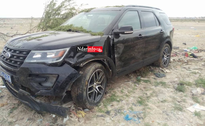 Accident spectaculaire à Ngalèlle : Un véhicule charge une quincaillerie et blesse le gérant (photos)