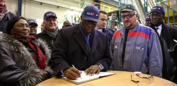 Lampadaires solaires : l’Etat fait un chèque de 57 milliard Lampadaires solaires : l’Etat fait un chèque de 57 milliard