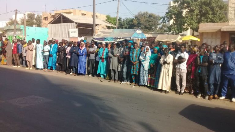 Inhumation du Sidy Lamine : Les locaux de WALF déjà pris d’assaut ( Photos)