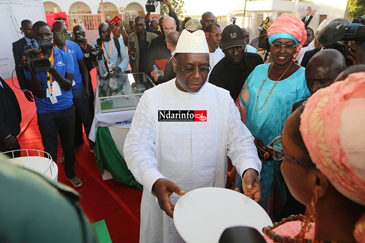 Travaux de réhabilitation de l’aéroport de Saint-Louis : Macky SALL a posé la première pierre ( vidéo)