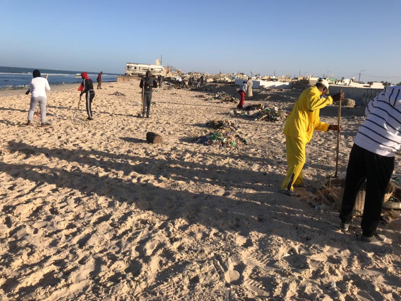 Nettoyage des cimetières de GUET-NDAR : Une jeunesse consciente a relevé le défi (photos) Nettoyage des cimetières de GUET-NDAR : Une jeunesse consciente a relevé le défi (photos)