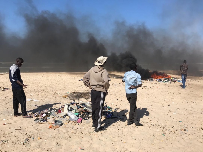 Nettoyage des cimetières de GUET-NDAR : Une jeunesse consciente a relevé le défi (photos) Nettoyage des cimetières de GUET-NDAR : Une jeunesse consciente a relevé le défi (photos)