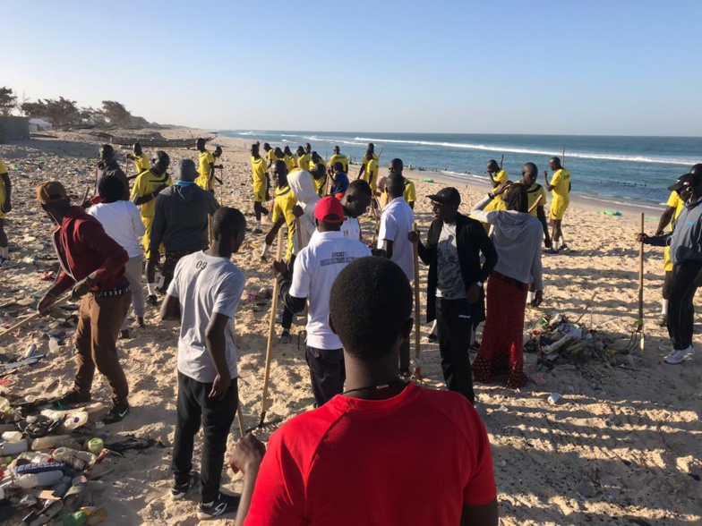 Nettoyage des cimetières de GUET-NDAR : Une jeunesse consciente a relevé le défi (photos) Nettoyage des cimetières de GUET-NDAR : Une jeunesse consciente a relevé le défi (photos)