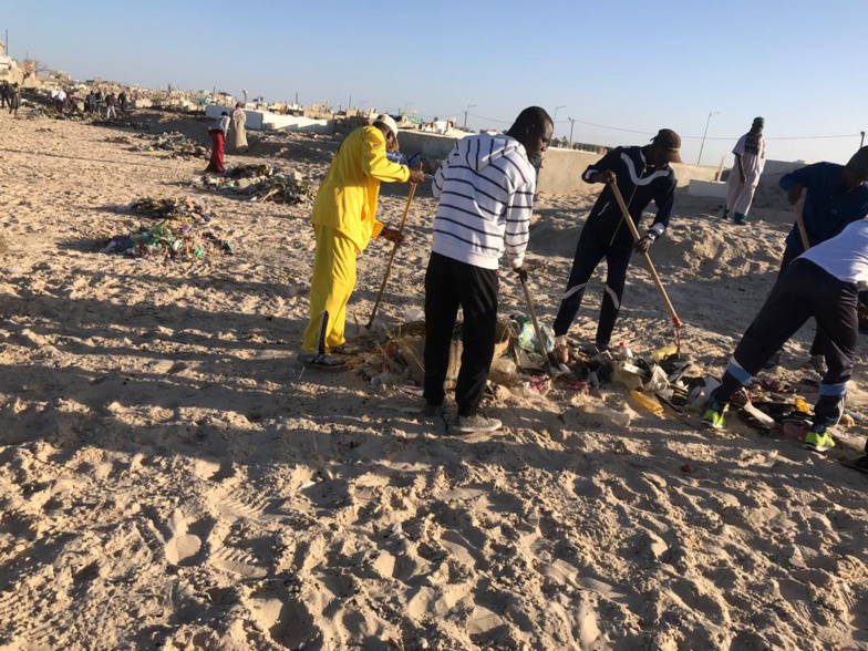 Nettoyage des cimetières de GUET-NDAR : Une jeunesse consciente a relevé le défi (photos) Nettoyage des cimetières de GUET-NDAR : Une jeunesse consciente a relevé le défi (photos)