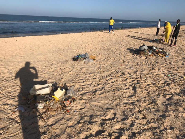 Nettoyage des cimetières de GUET-NDAR : Une jeunesse consciente a relevé le défi (photos) Nettoyage des cimetières de GUET-NDAR : Une jeunesse consciente a relevé le défi (photos)