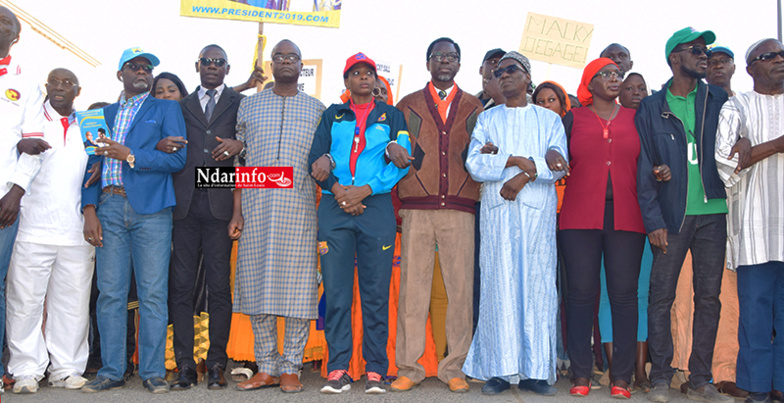 L’opposition bat le macadam :" Cette forte mobilisation est la preuve que NDAR a vomi Macky SALL », crie le Docteur Abdoulaye NDOYE (vidéo) L’opposition bat le macadam :" Cette forte mobilisation est la preuve que NDAR a vomi Macky SALL », crie le Docteur Abdoulaye NDOYE (vidéo)